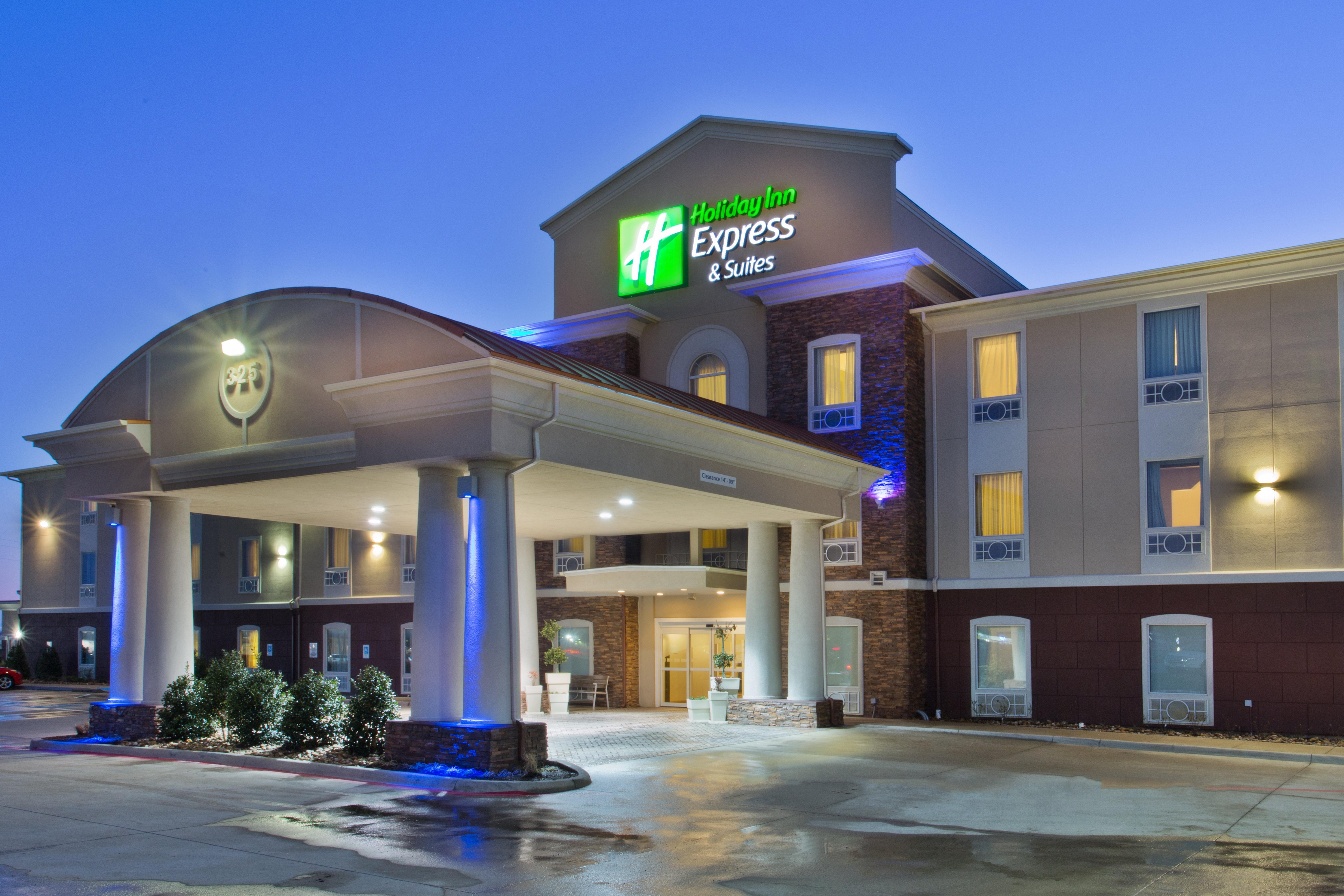 Holiday Inn Express Hotel & Suites Alvarado, An Ihg Hotel Exterior photo