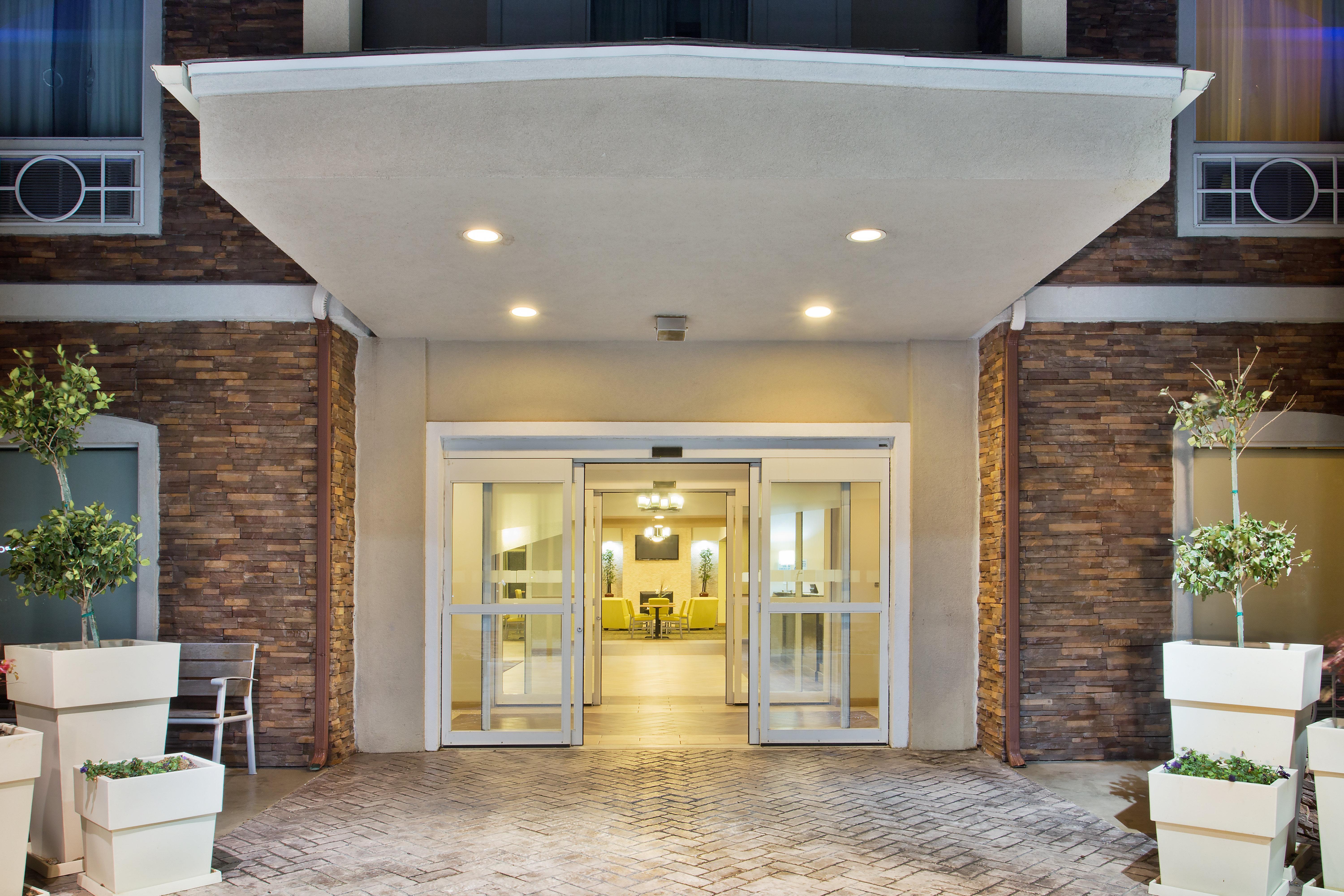 Holiday Inn Express Hotel & Suites Alvarado, An Ihg Hotel Exterior photo