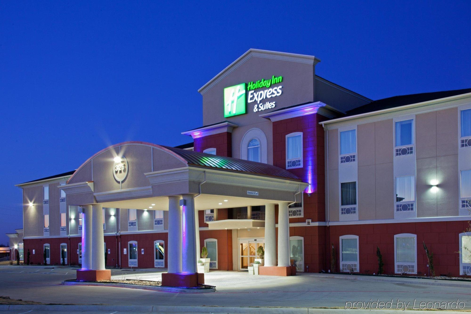 Holiday Inn Express Hotel & Suites Alvarado, An Ihg Hotel Exterior photo