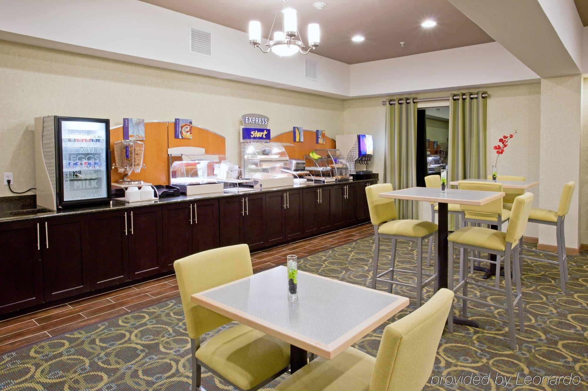 Holiday Inn Express Hotel & Suites Alvarado, An Ihg Hotel Restaurant photo