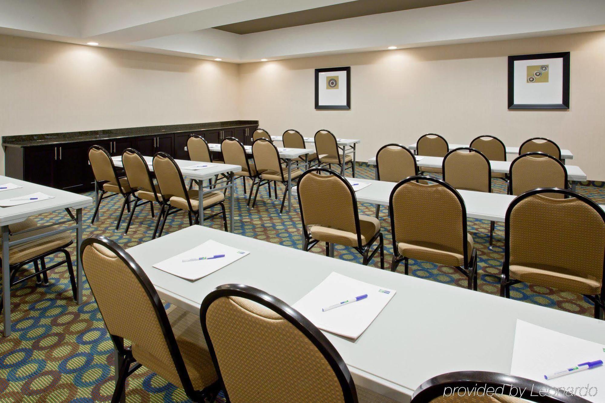 Holiday Inn Express Hotel & Suites Alvarado, An Ihg Hotel Business photo